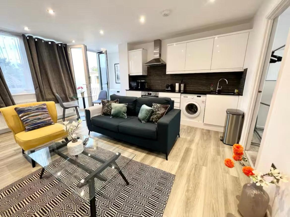 Lovely & Stylish 2 Bed Flat Close To Heathrow Yiewsley Luaran gambar