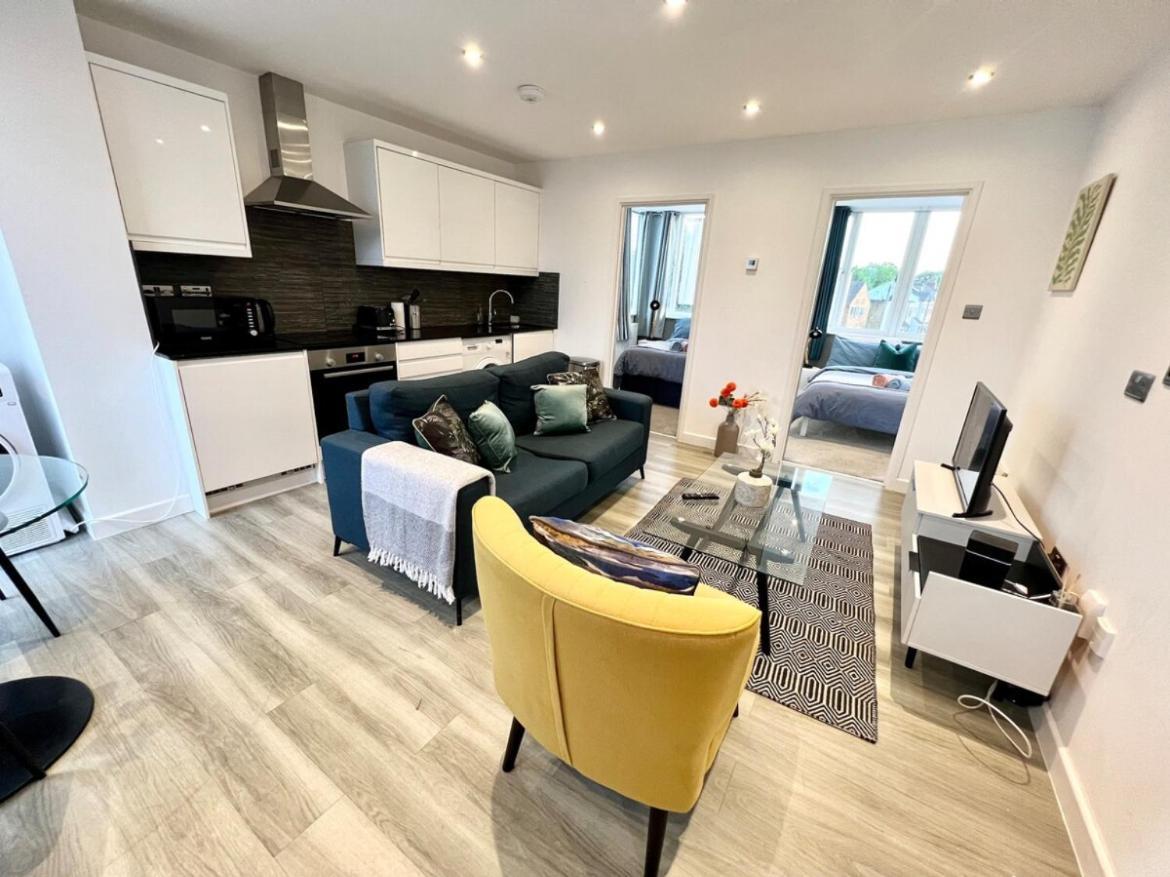 Lovely & Stylish 2 Bed Flat Close To Heathrow Yiewsley Luaran gambar