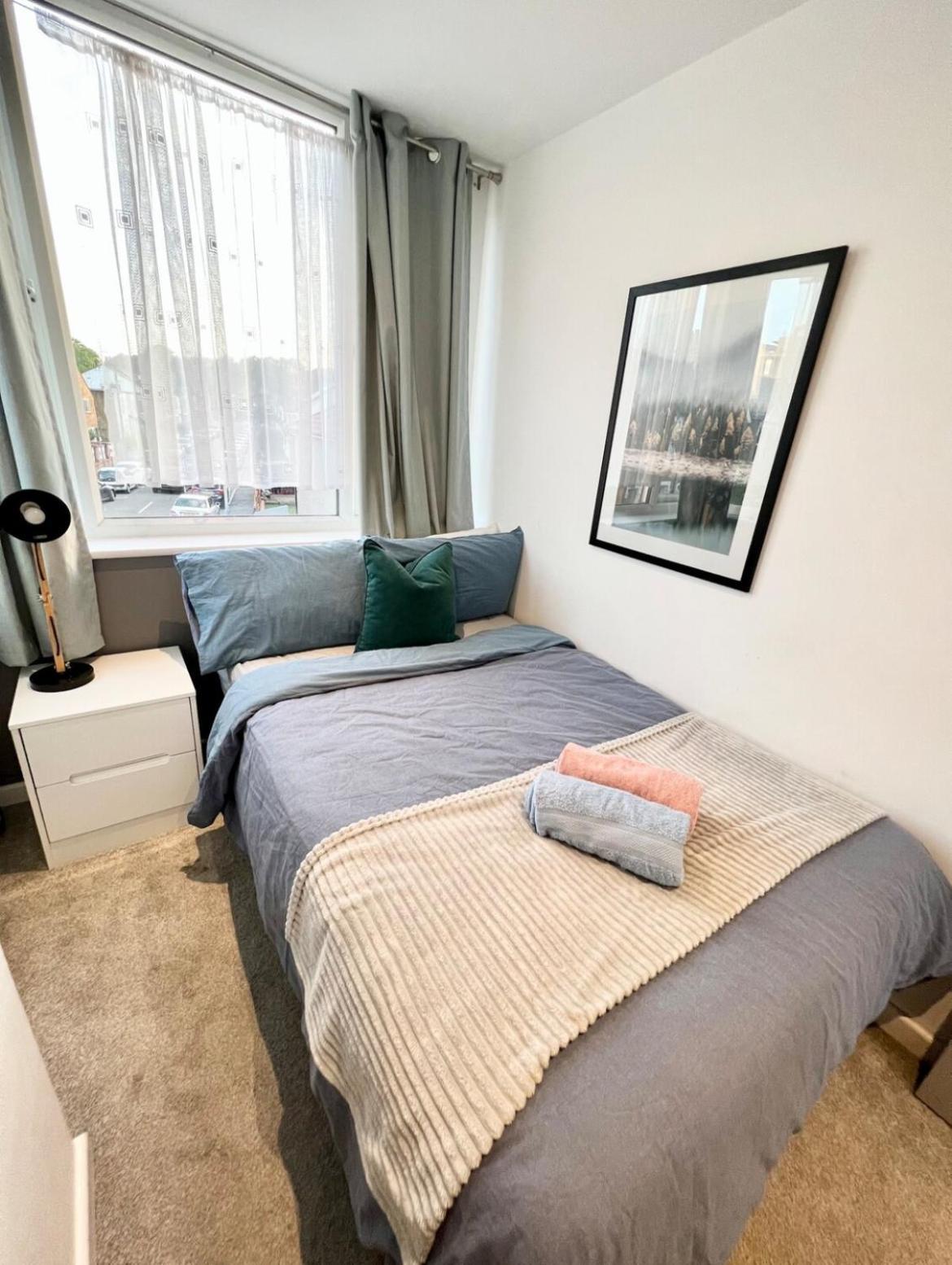 Lovely & Stylish 2 Bed Flat Close To Heathrow Yiewsley Luaran gambar